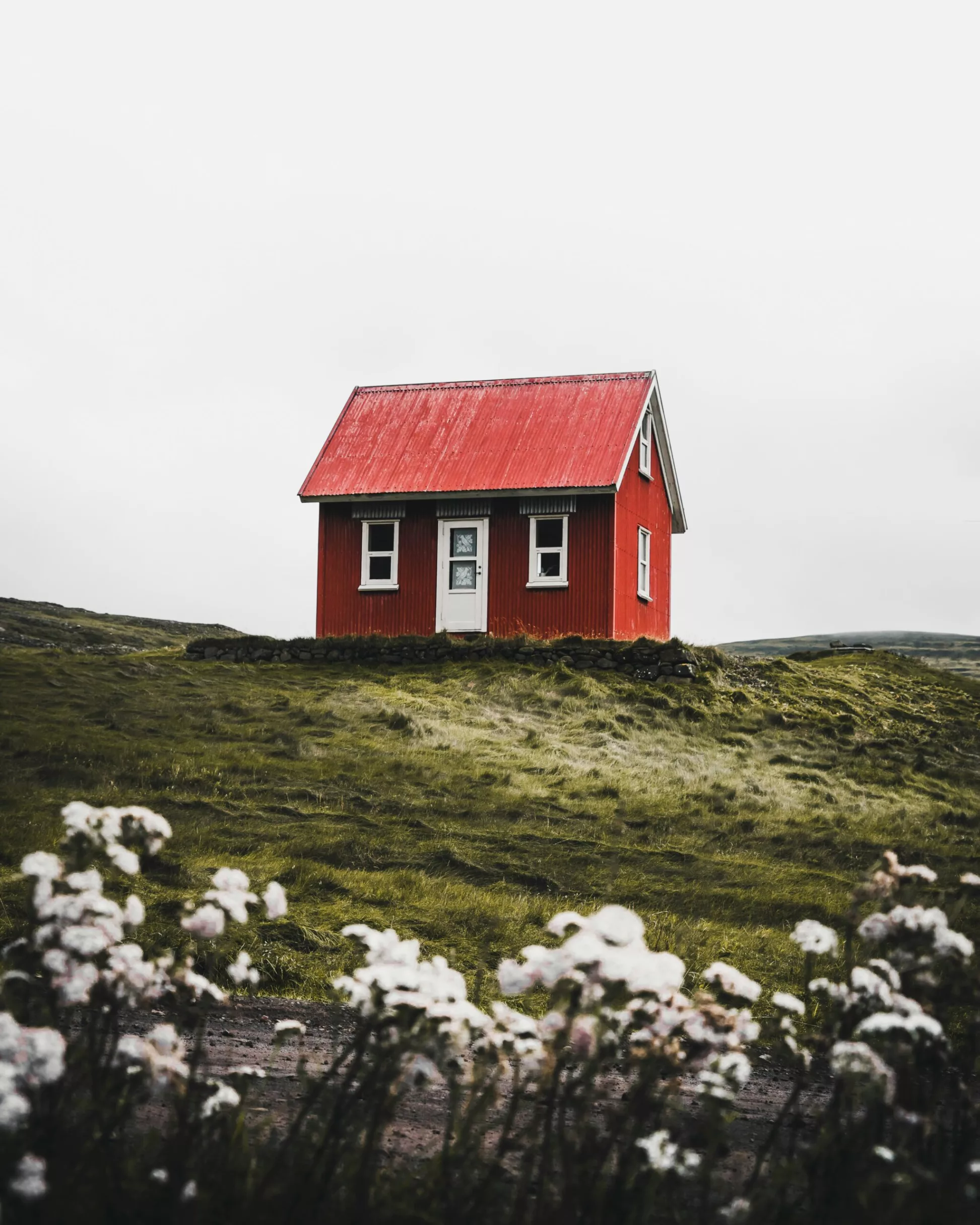 small house to convey small site metric